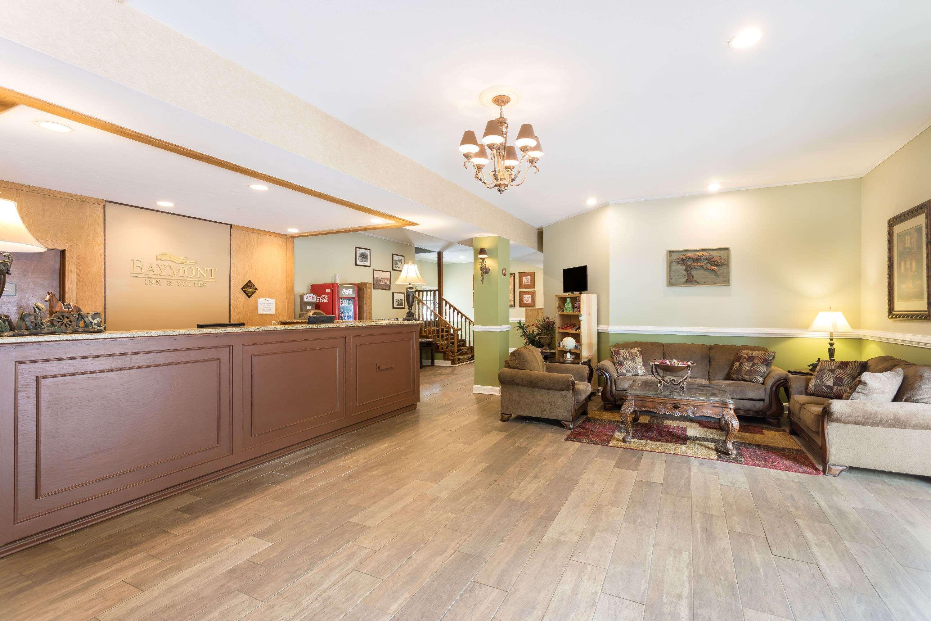 Baymont By Wyndham Helen Motel Bagian luar foto