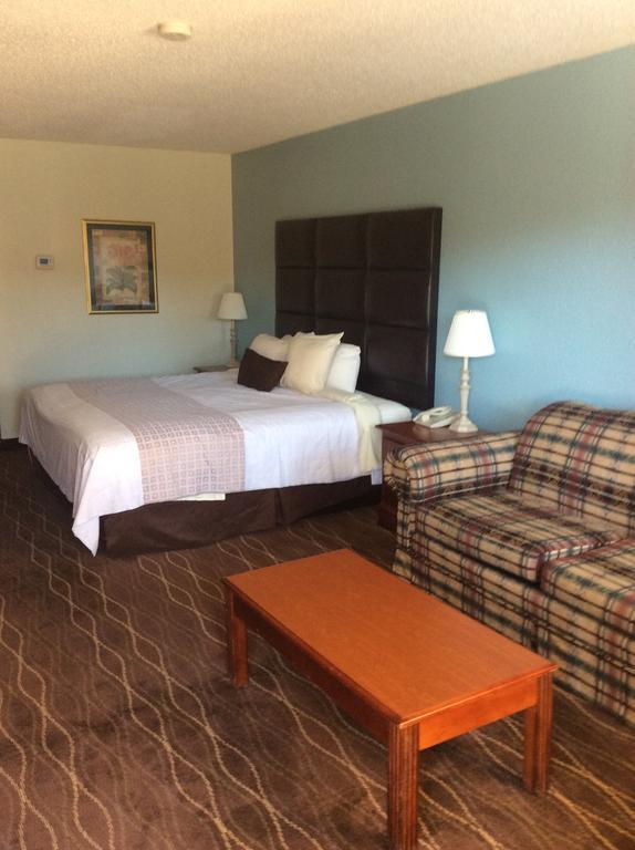 Baymont By Wyndham Helen Motel Bagian luar foto