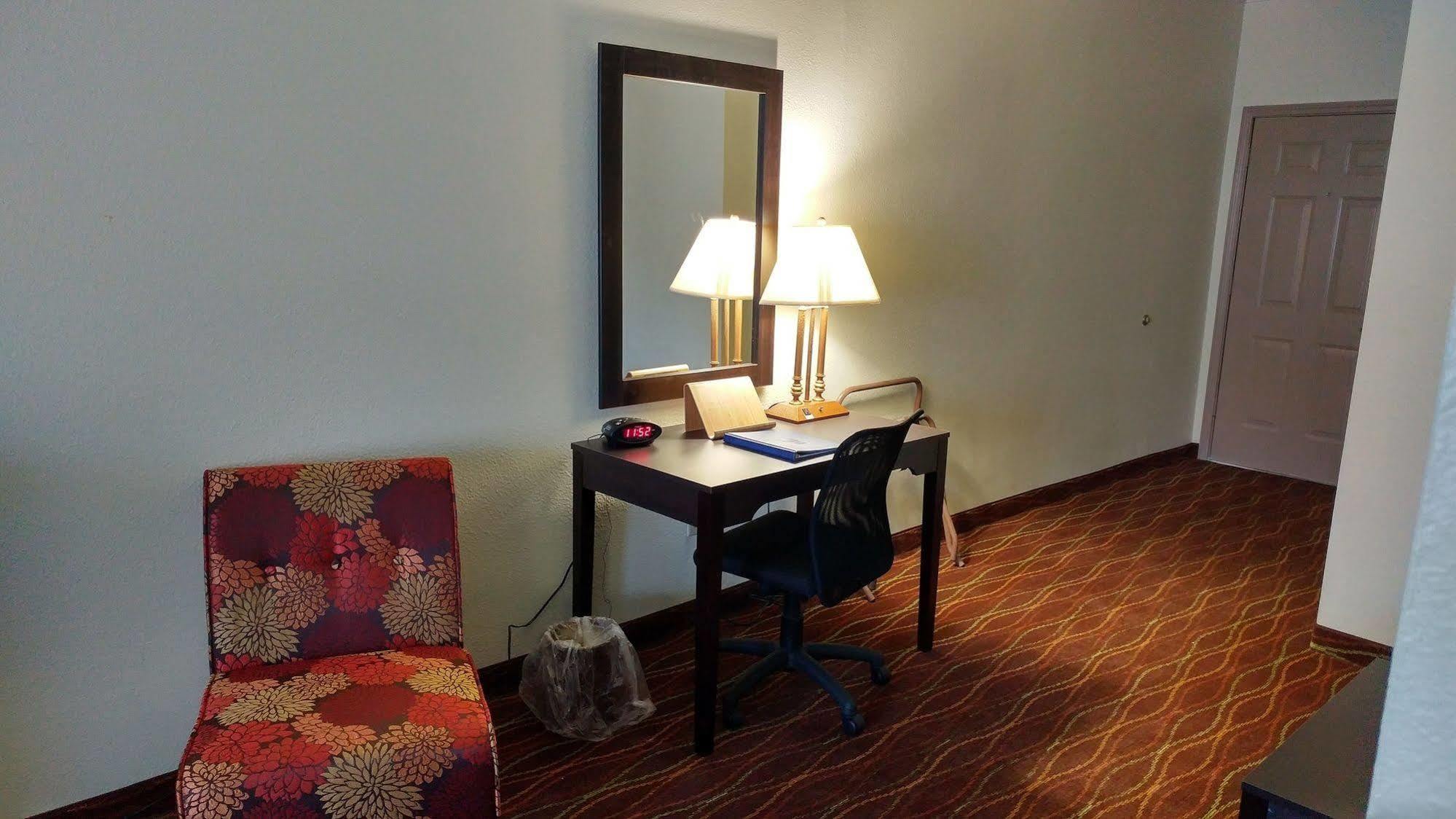 Baymont By Wyndham Helen Motel Bagian luar foto