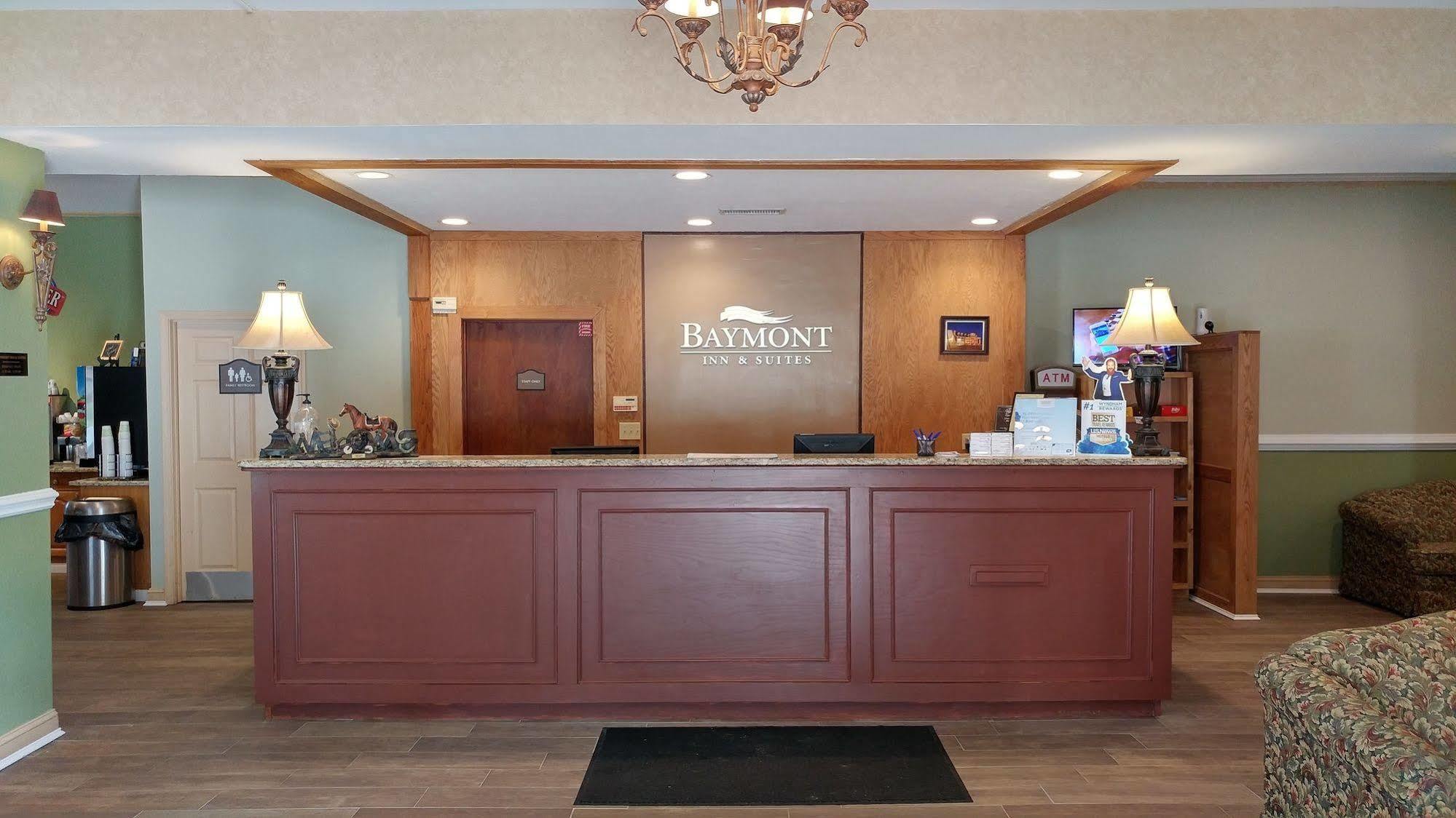 Baymont By Wyndham Helen Motel Bagian luar foto