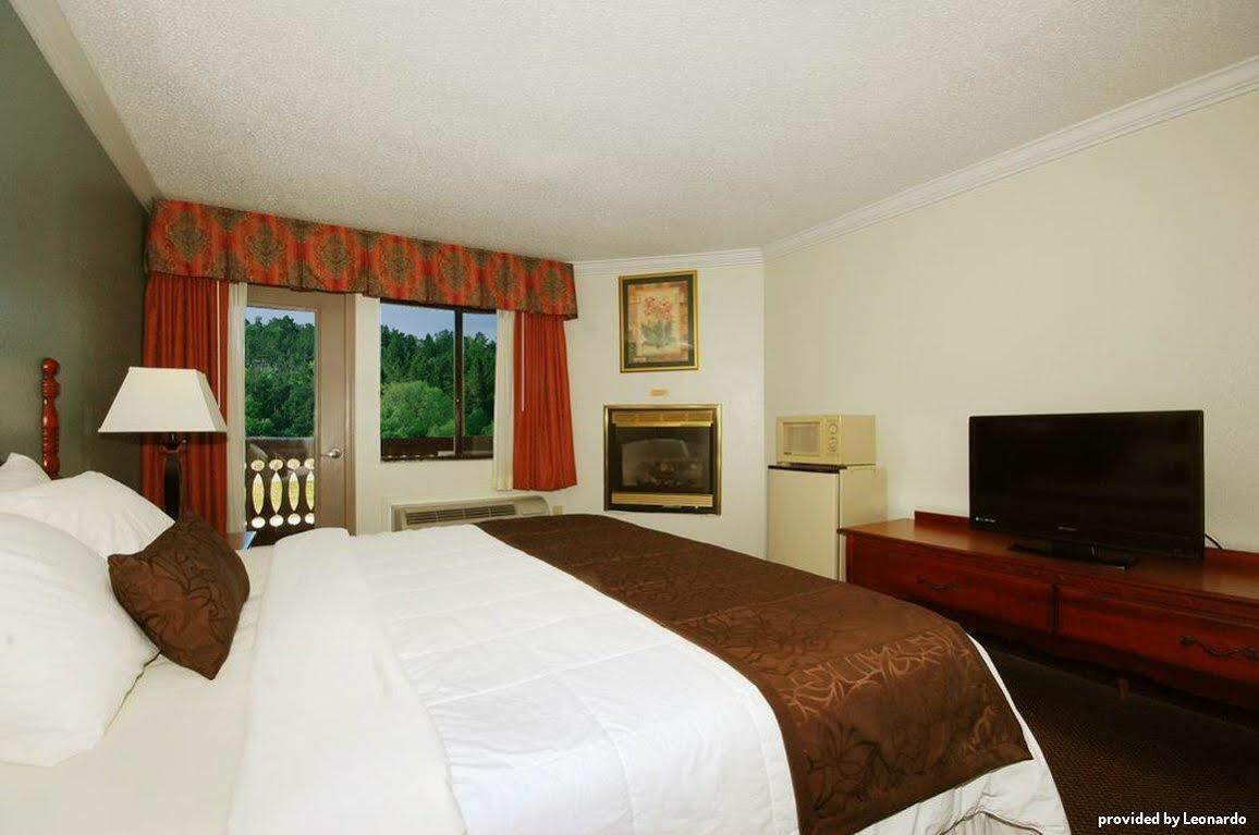 Baymont By Wyndham Helen Motel Ruang foto