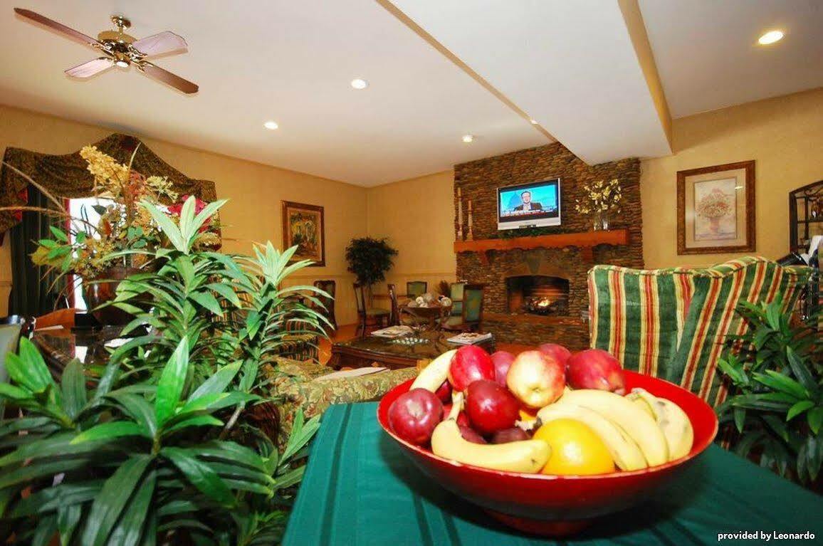 Baymont By Wyndham Helen Motel Interior foto