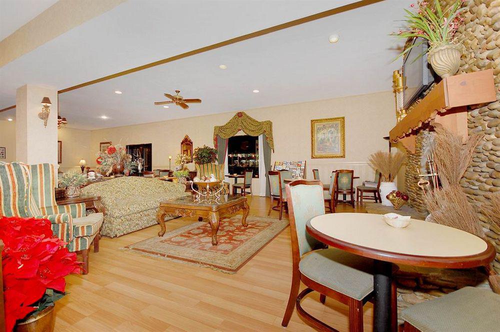 Baymont By Wyndham Helen Motel Bagian luar foto