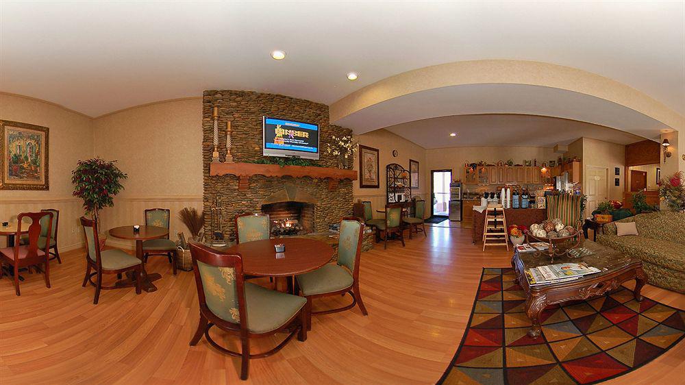 Baymont By Wyndham Helen Motel Bagian luar foto